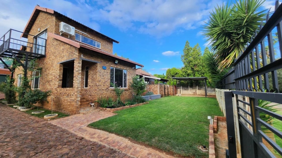 4 Bedroom Property for Sale in Melodie North West